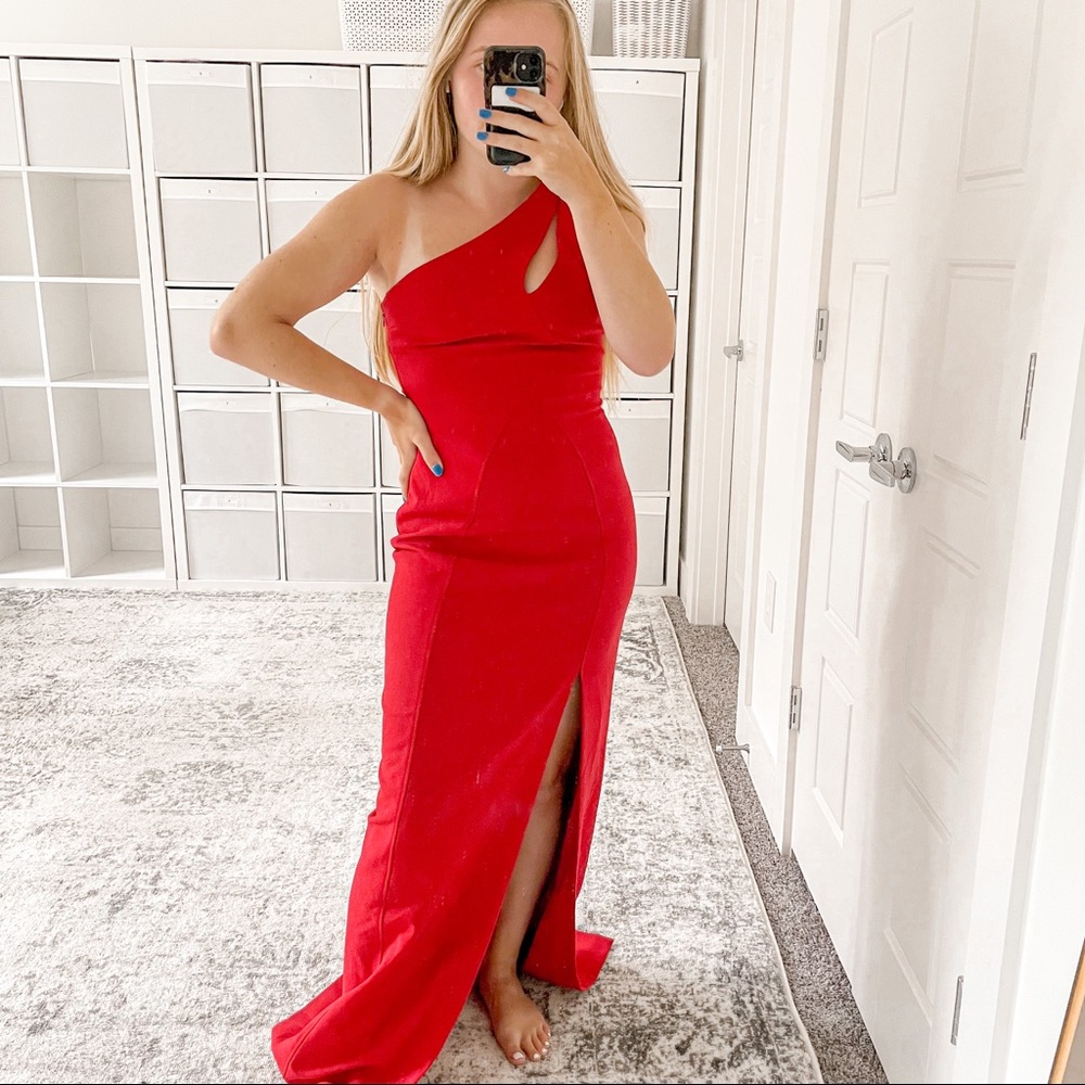 Cinq a Sept Gianna Gown Carmine One Shoulder